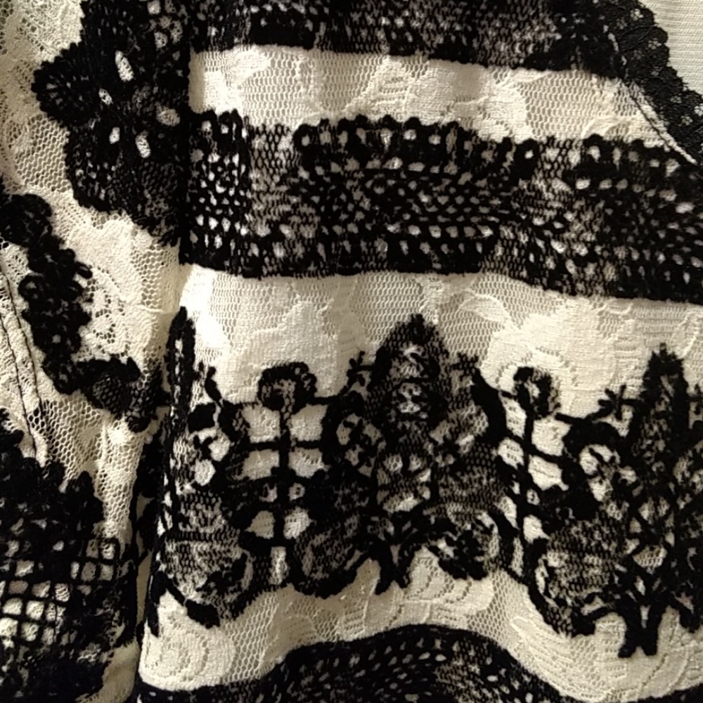 Ladies Top - Picture 2 of 2